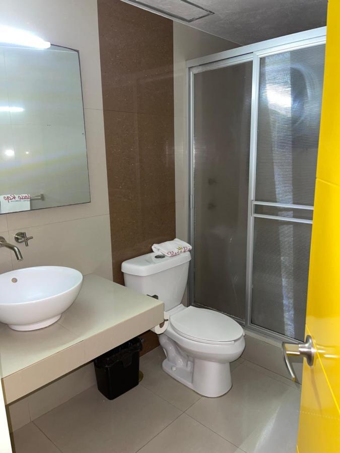 Palacio Rojo Hotel Familiar Морелия Экстерьер фото