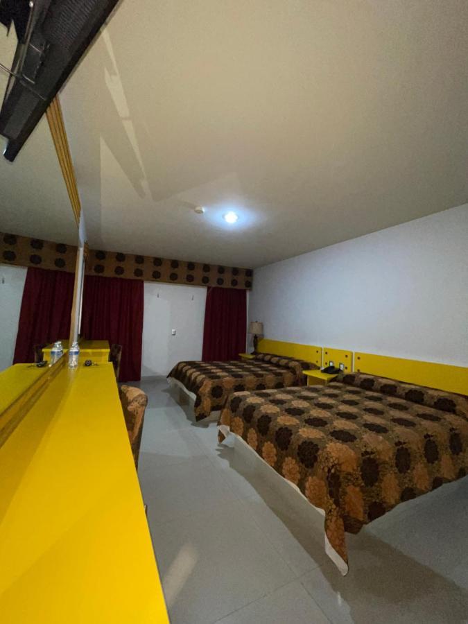 Palacio Rojo Hotel Familiar Морелия Экстерьер фото