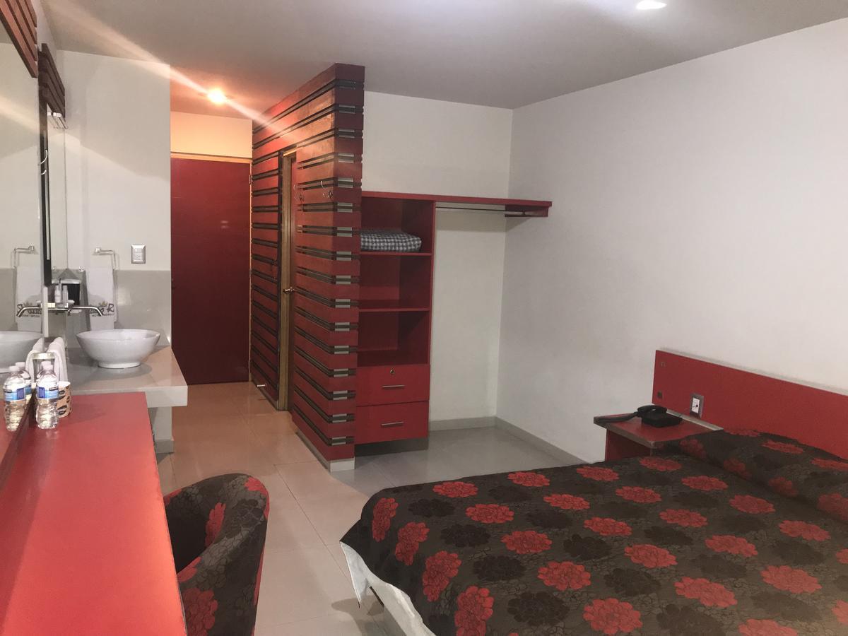 Palacio Rojo Hotel Familiar Морелия Экстерьер фото